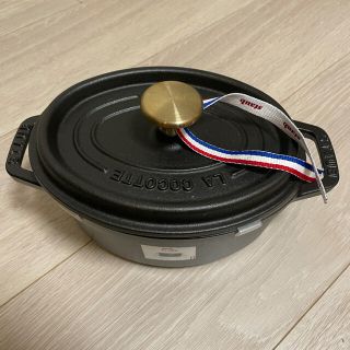 ストウブ(STAUB)の【未使用】ストウブ　オーバル17センチ　ブラック(鍋/フライパン)