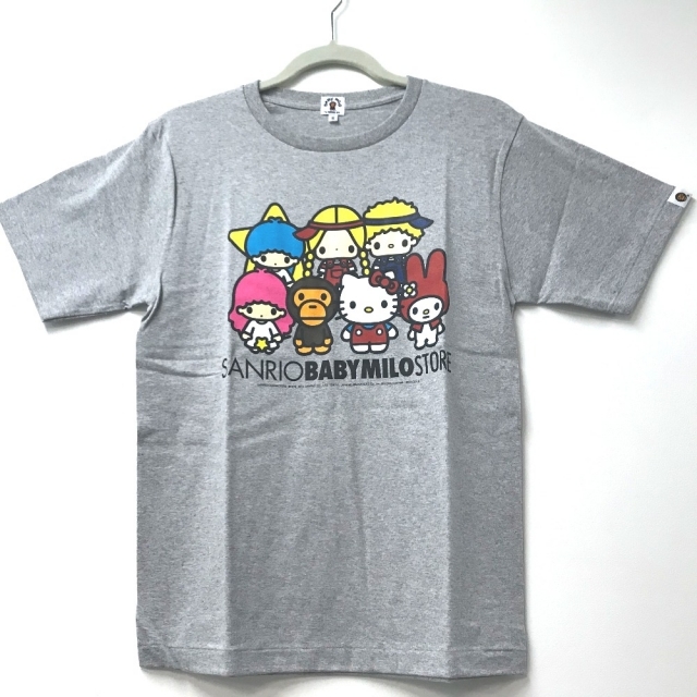 アベイシングエイプ A BATHING APE BAPE(ベイプ) マイロ×サンリオキャラクターズ コラボ 半袖Ｔシャツ コットン グレー グレー 未使用