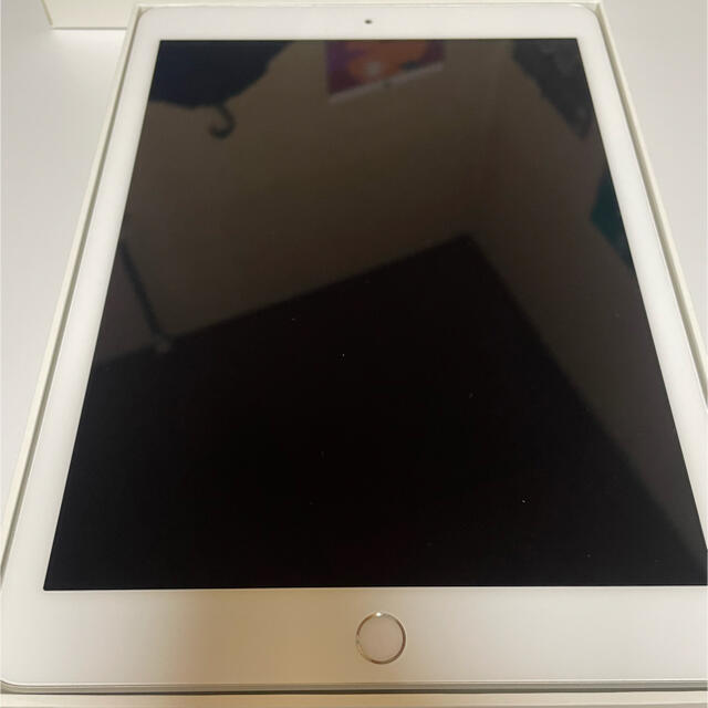 Apple シルバー 128gbの通販 by Tomo's shop｜アップルならラクマ - iPad 第6世代 全品5倍