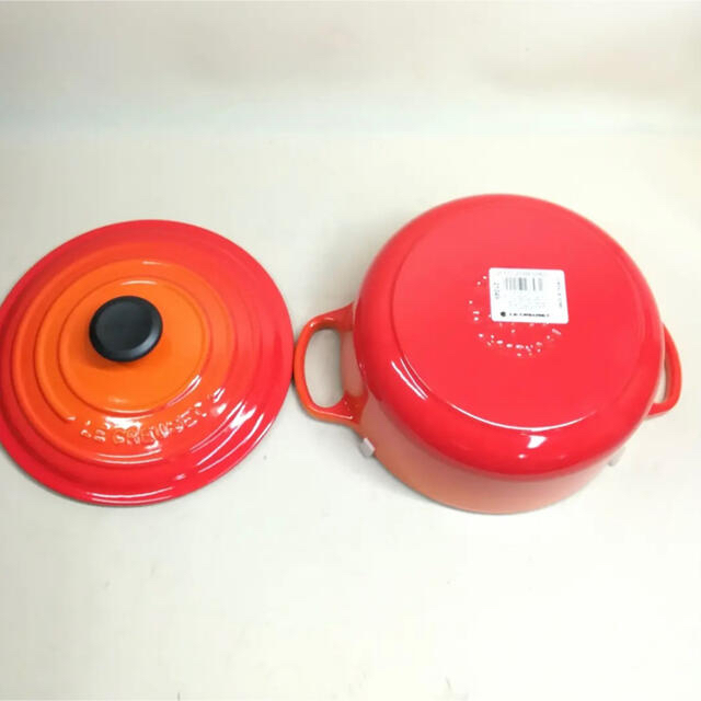 LE CREUSET(ルクルーゼ)の新品未使用 ル・クルーゼ ココットロンド 20cm インテリア/住まい/日用品のキッチン/食器(鍋/フライパン)の商品写真