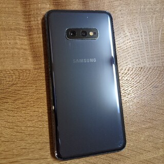 サムスン(SAMSUNG)の【SIMフリー】Galaxy S10e 128GB スペースブラック(スマートフォン本体)