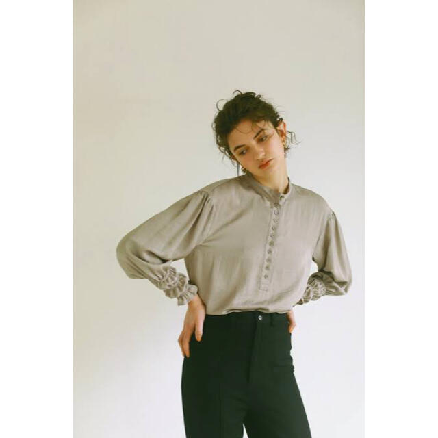 louren   front button shirring blouse レディースのトップス(シャツ/ブラウス(長袖/七分))の商品写真