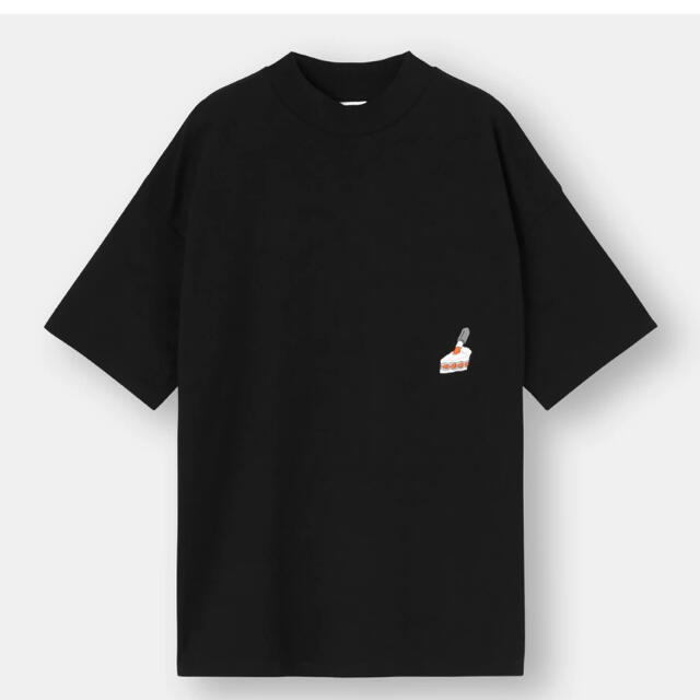 GU(ジーユー)のGU イガリシノブ　新品　ケーキ　Tシャツ　グラフィックT(半袖)540°  レディースのトップス(Tシャツ(半袖/袖なし))の商品写真