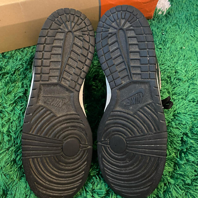 NIKE(ナイキ)のナイキ シュプリーム ダンク LOW PRO SB セメント　supreme メンズの靴/シューズ(スニーカー)の商品写真