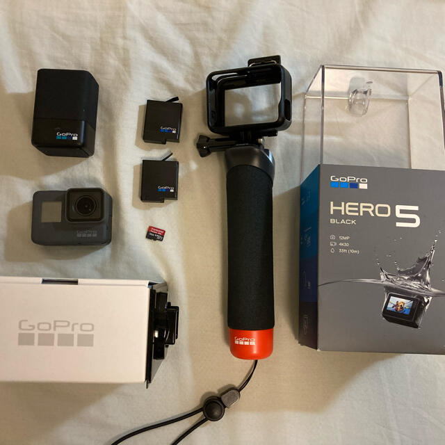 GoPro(ゴープロ)の【美品】GoPro HERO5 BLACK セット スマホ/家電/カメラのカメラ(ビデオカメラ)の商品写真