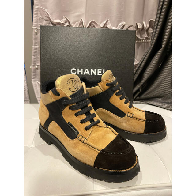 ビンテージCHANEL おしゃれショートブーツ♡ 正規品を格安にて^ ^ブーツ