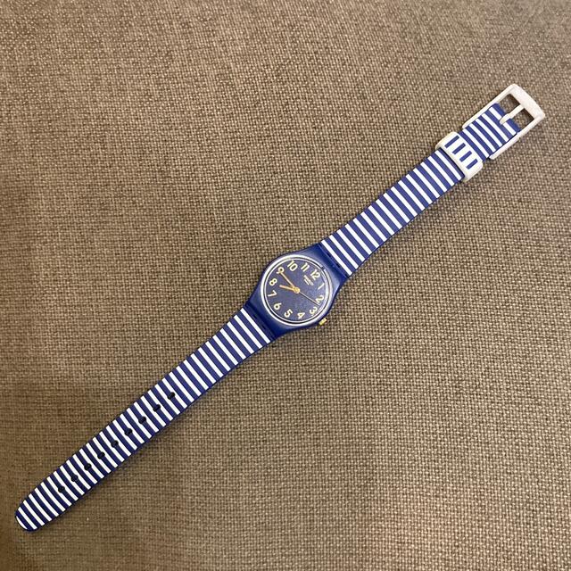 swatch(スウォッチ)の【稼働品】swatch 白×紺 ボーダー柄 アナログ腕時計 スウォッチ  レディースのファッション小物(腕時計)の商品写真