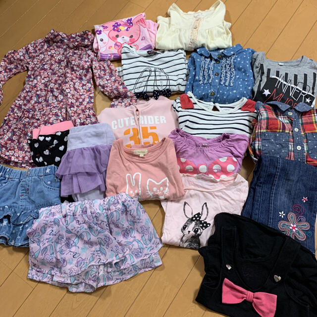 女の子　まとめ売り　95 100 パーカー　福袋　ロンT  ワンピース　シャツ キッズ/ベビー/マタニティのキッズ服女の子用(90cm~)(Tシャツ/カットソー)の商品写真