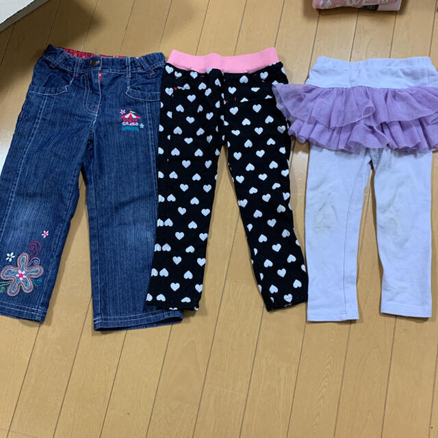 女の子　まとめ売り　95 100 パーカー　福袋　ロンT  ワンピース　シャツ キッズ/ベビー/マタニティのキッズ服女の子用(90cm~)(Tシャツ/カットソー)の商品写真