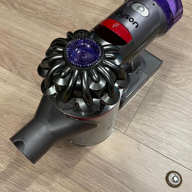 dyson v8 slim fluffy