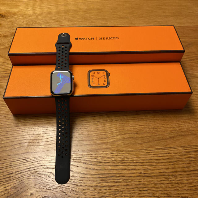 Hermes(エルメス)の箱なしApple Watch HERMES series4 44mm容量100% メンズの時計(腕時計(デジタル))の商品写真