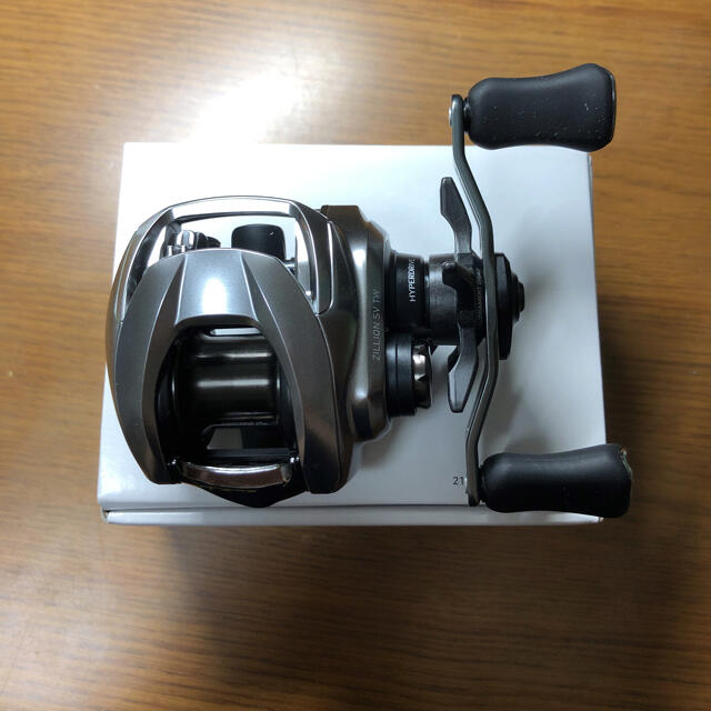 DAIWA(ダイワ)のZILLION SV TW 1000H スポーツ/アウトドアのフィッシング(リール)の商品写真