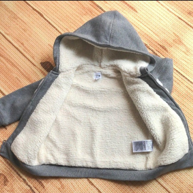 babyGAP(ベビーギャップ)のアウター80 キッズ/ベビー/マタニティのベビー服(~85cm)(ジャケット/コート)の商品写真