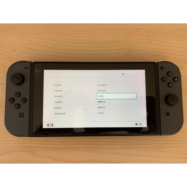 Nintendo Switch(ニンテンドースイッチ)の中古美品 Nintendo Switch 本体 グレー エンタメ/ホビーのゲームソフト/ゲーム機本体(家庭用ゲーム機本体)の商品写真