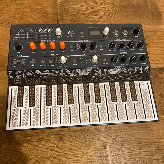 KORG(コルグ)のARTURIA MicroFreak マイクロフリーク 楽器の鍵盤楽器(キーボード/シンセサイザー)の商品写真