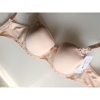 シモーヌペレール(Simone Perele)の70G☆シモーヌ ペレールSIMONE PERELEフランス海外高級ベージュ(ブラ)