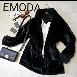 エモダ(EMODA)のEMODA ショールカラーボアコート　ブラックファーコート(毛皮/ファーコート)