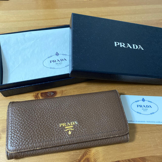 PRADA プラダ　長財布　茶色　ブラウン