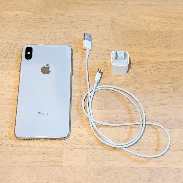 iPhone XS Max 64GBシルバー（傷あり）