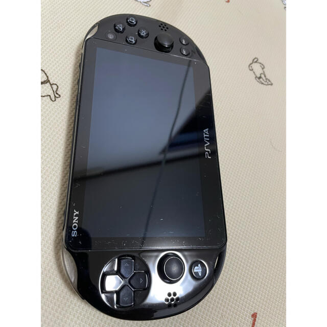 PlayStation Vita(プレイステーションヴィータ)の美品　PlayStation®Vita（PCH-2000シリーズ） エンタメ/ホビーのゲームソフト/ゲーム機本体(携帯用ゲーム機本体)の商品写真