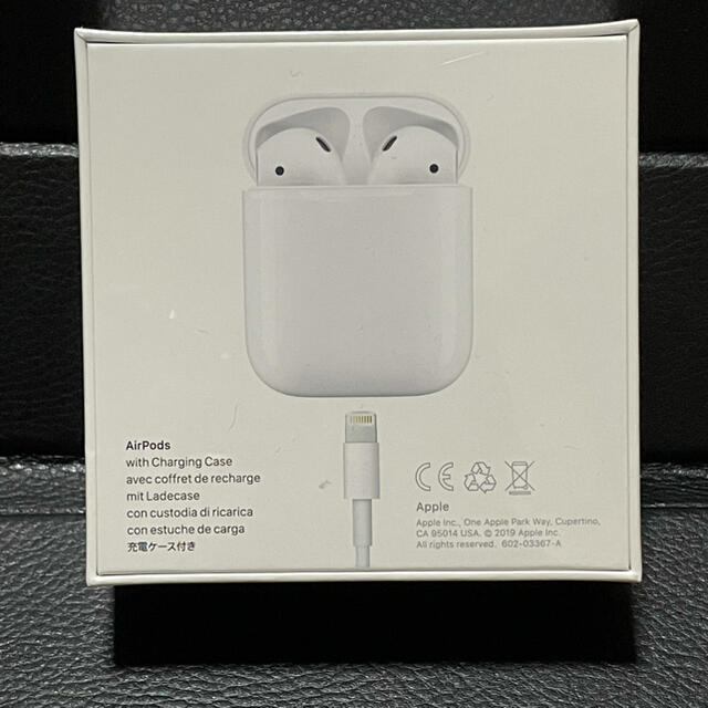 Apple(アップル)の【おまけ付き】Apple AirPods エアーポッズ　第二世代 スマホ/家電/カメラのオーディオ機器(ヘッドフォン/イヤフォン)の商品写真