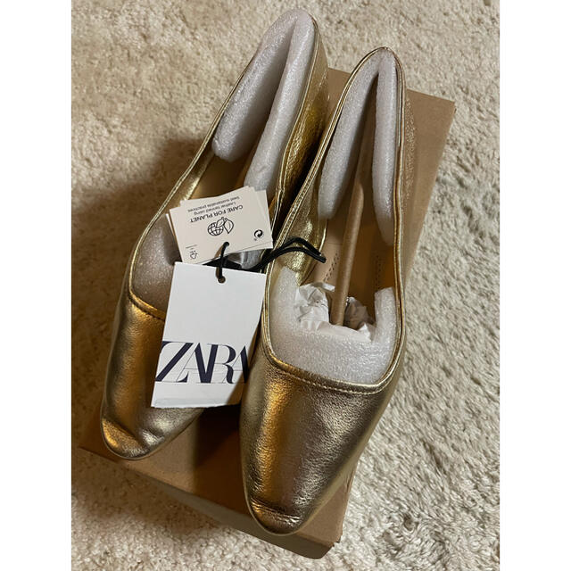 ZARA(ザラ)の追記あり　メタリックフラットシューズ  サイズ37 レディースの靴/シューズ(バレエシューズ)の商品写真