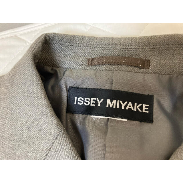 ISSEY MIYAKE(イッセイミヤケ)のストイック園児さま専用。イッセイミヤケ ジャケット レディースのジャケット/アウター(テーラードジャケット)の商品写真