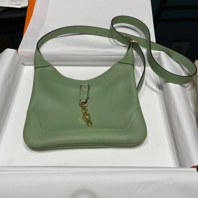 ショルダーバッグエルメス トリム デュオ 24 ヴェールクリケット HERMES