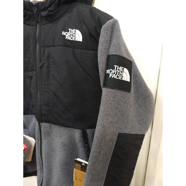 THE NORTH FACE(ザノースフェイス)の新品　ノースフェイス　フリース　デナリフーディー　S ジャケット　レトロx メンズのジャケット/アウター(ブルゾン)の商品写真