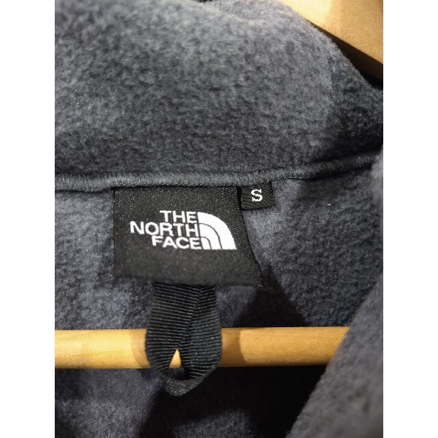 THE NORTH FACE(ザノースフェイス)の新品　ノースフェイス　フリース　デナリフーディー　S ジャケット　レトロx メンズのジャケット/アウター(ブルゾン)の商品写真