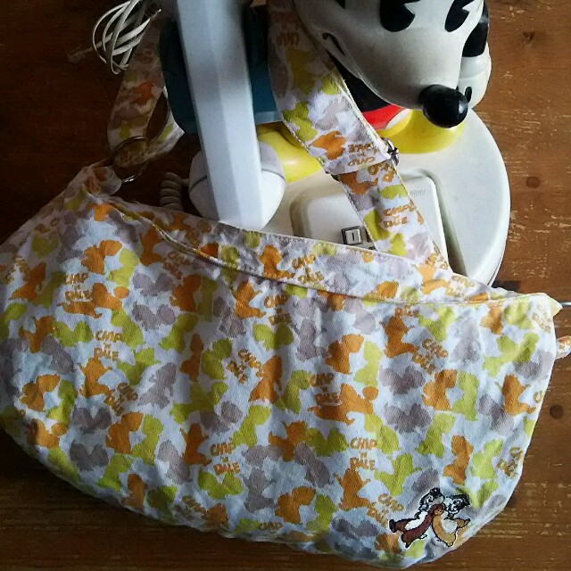 Disney(ディズニー)のチップ＆デールショルダー レディースのバッグ(ショルダーバッグ)の商品写真
