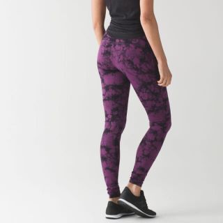 ルルレモン(lululemon)のルルレモン　レギンス　シボリMagenta Black  Ｓ(ヨガ)