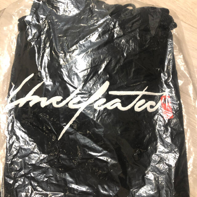 UNDEFEATED パーカー新品　L