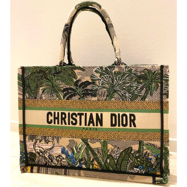驚きの値段で Dior ブックトート　限定品 Dior - トートバッグ
