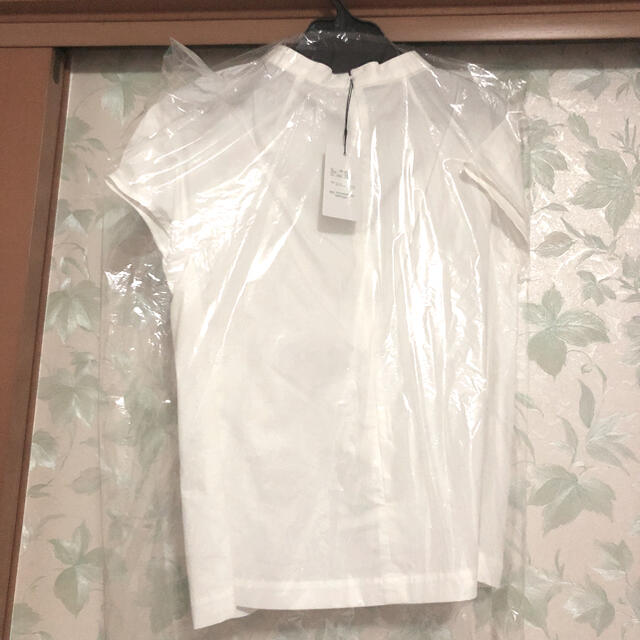 新品タグ付き☆SHE TOKYO シートーキョー ブラウス白 paula - Tシャツ