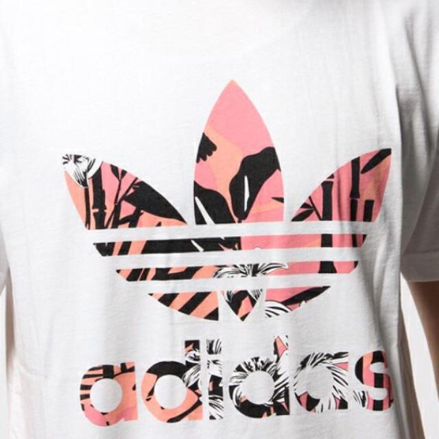 adidas(アディダス)の【新品未使用】オリジナルス Tシャツ   MASH UP TREFOIL TEE メンズのトップス(Tシャツ/カットソー(半袖/袖なし))の商品写真