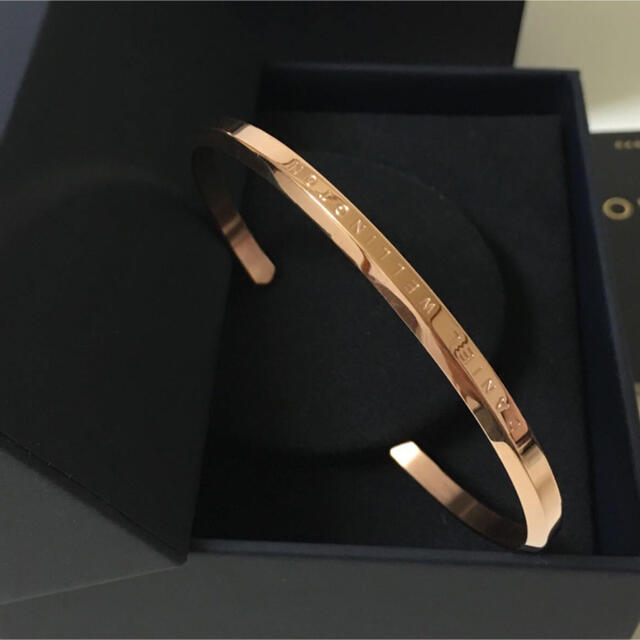 Daniel Wellington(ダニエルウェリントン)のダニエルウェリントン　バングル　ローズゴールド　L レディースのアクセサリー(ブレスレット/バングル)の商品写真