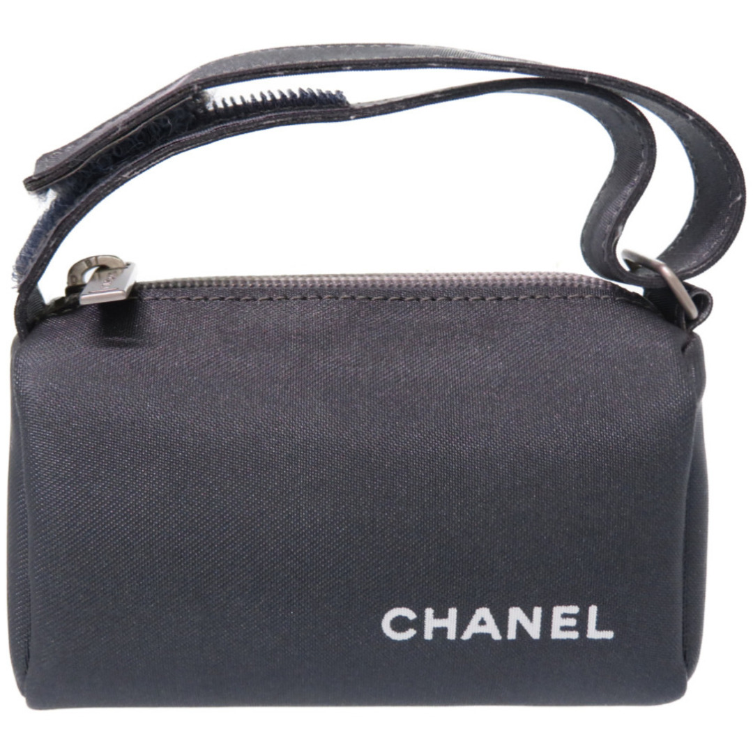 CHANEL(シャネル)の新品同様 シャネル ナイロン ポーチ ヴィンテージ 5番台 グレー 0047【中古】CHANEL レディースのファッション小物(ポーチ)の商品写真