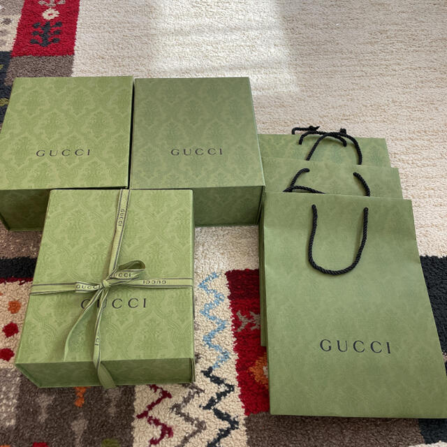 Gucci(グッチ)のgucci箱とお手提げ袋セット レディースのバッグ(ショップ袋)の商品写真