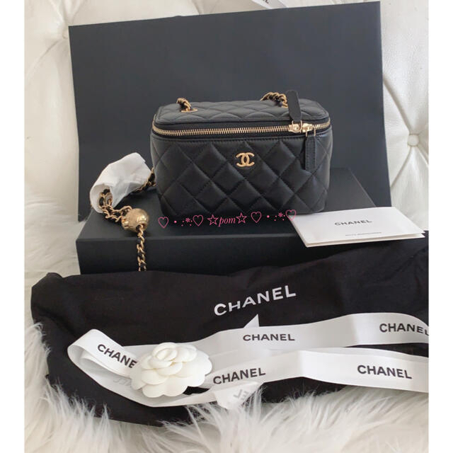 CHANEL(シャネル)のシャネルミニヴァニティーバッグ　chanel21b シャネルボールチェーンバッグ レディースのバッグ(ショルダーバッグ)の商品写真