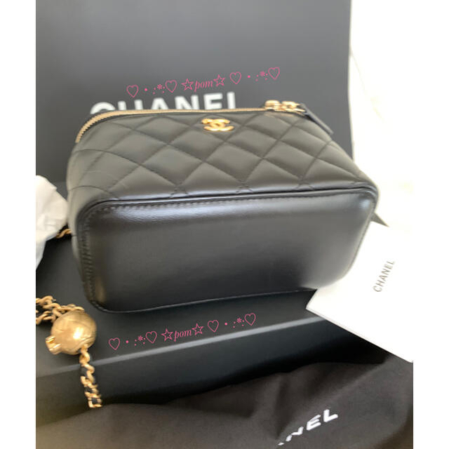 CHANEL(シャネル)のシャネルミニヴァニティーバッグ　chanel21b シャネルボールチェーンバッグ レディースのバッグ(ショルダーバッグ)の商品写真