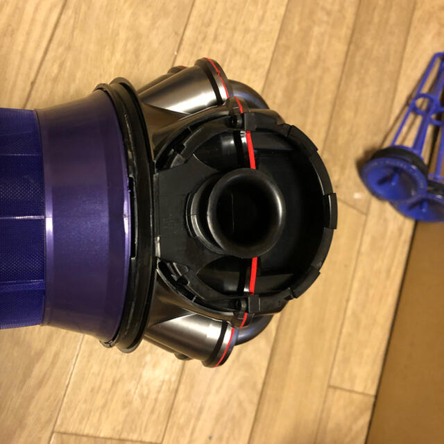 Dyson(ダイソン)のお値下げ！ダイソン ハンディタイプ 掃除機 V6 バッテリー新品 スマホ/家電/カメラの生活家電(掃除機)の商品写真