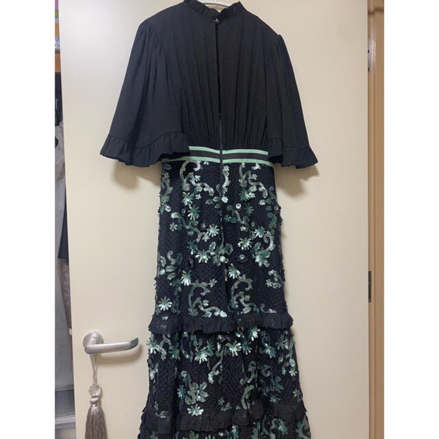 TADASHI SHOJI(タダシショウジ)の【THREE FLOOR】グリーンスパンコールドレス レディースのフォーマル/ドレス(ロングドレス)の商品写真
