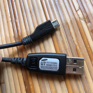 サムスン(SAMSUNG)のSamsung製USBケーブル　スマホ充電(バッテリー/充電器)