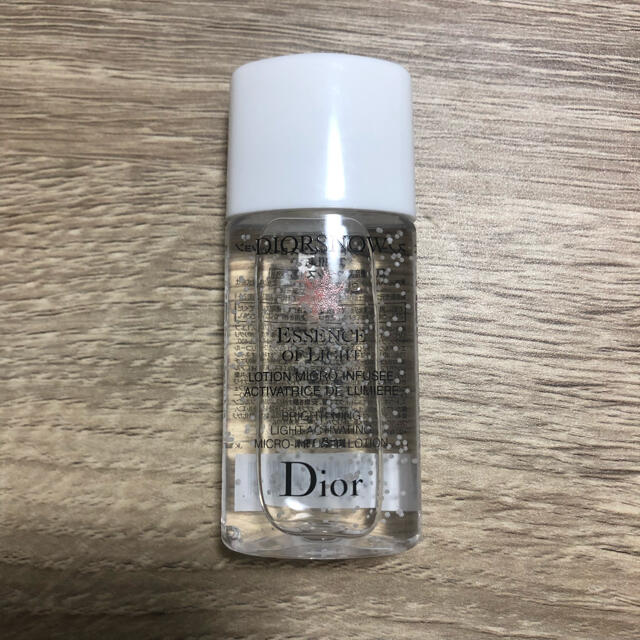 Dior(ディオール)のディオール　DIOR スノーライトエッセンスローション　サンプル コスメ/美容のスキンケア/基礎化粧品(美容液)の商品写真