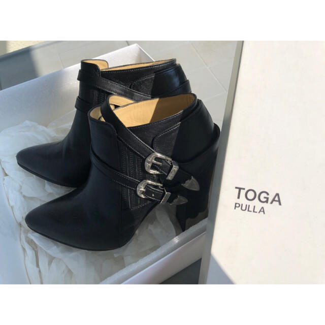 TOGA(トーガ)の【TOGAPULLA】ヒール　ブーツ　サイズ37 レディースの靴/シューズ(ブーツ)の商品写真