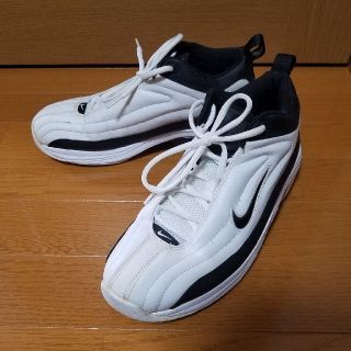 NIKE バッシュ　新品　25.5cm