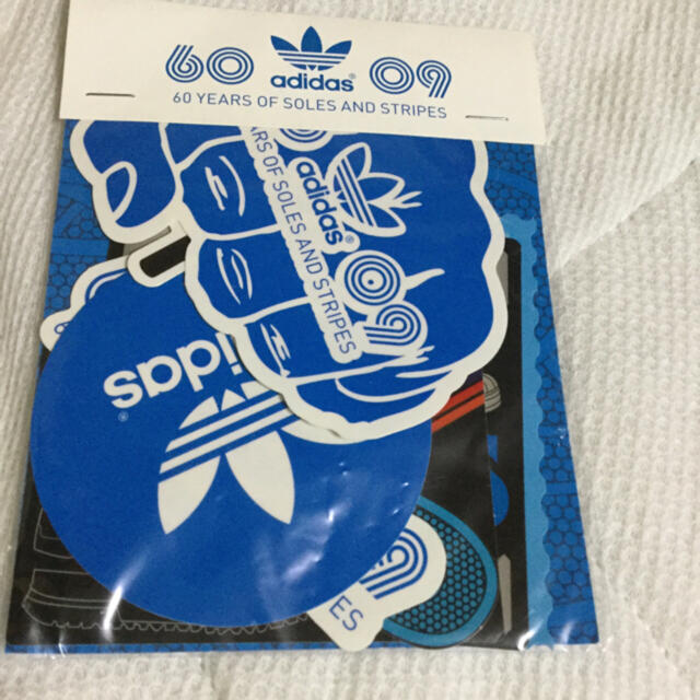 adidas(アディダス)のadidas Originals 60yearsステッカーSET新品未開封極レア メンズのファッション小物(その他)の商品写真