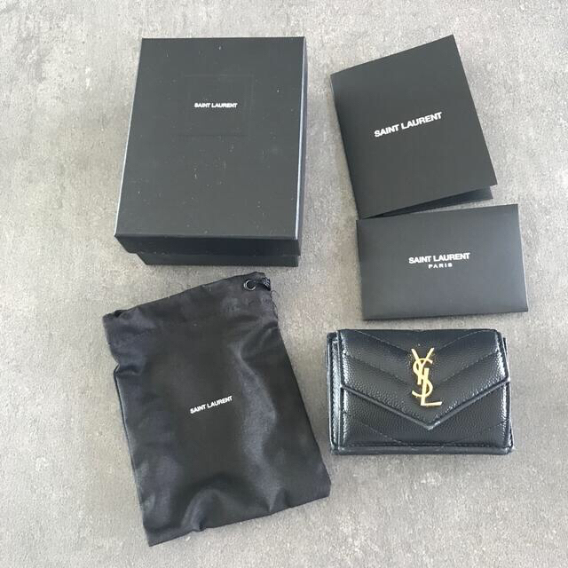 Saint Laurent(サンローラン)のイヴサンローラン　コンパクト財布　三つ折り レディースのファッション小物(財布)の商品写真