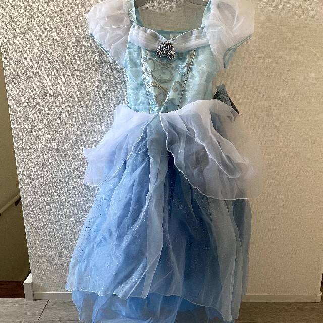 Disney(ディズニー)のディズニーストア☆シンデレラドレス１３０cm キッズ/ベビー/マタニティのキッズ服女の子用(90cm~)(ドレス/フォーマル)の商品写真